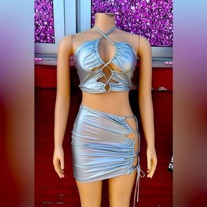 Platinum two pc skirt set stretch to it